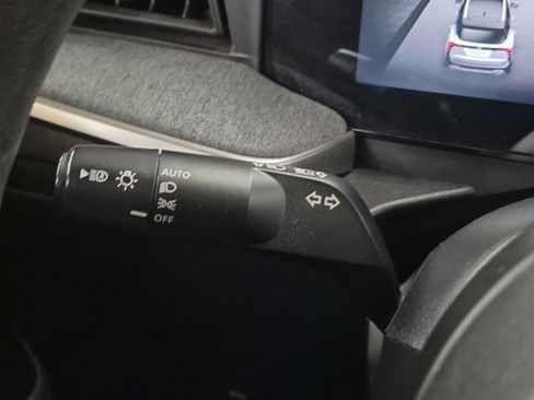 Used 2025 Nissan Kicks SV FWD image 15