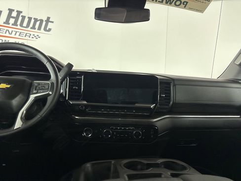 Used 2023 Chevrolet Silverado 1500 LT image 22