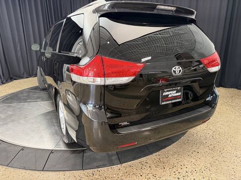 Used 2011 Toyota Sienna LE w/ Towing Pkg FWD image 6