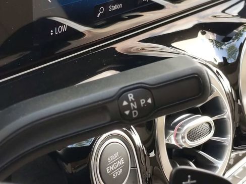 Certified 2021 Mercedes-Benz GLA 250 4MATIC image 16