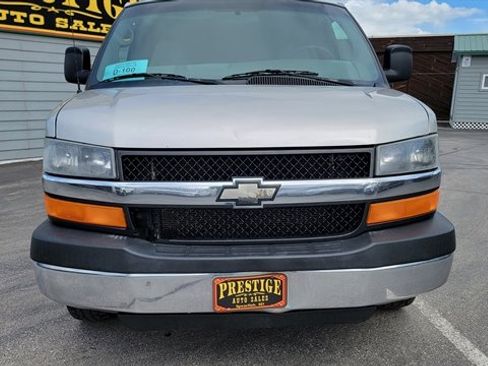 Used 2007 Chevrolet Express 3500 Extended Passenger w/ LT Preferred Equipment Group RWD image 2