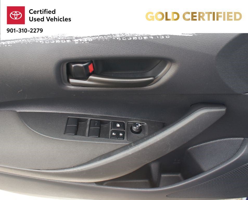 Used 2025 Toyota Corolla LE FWD image 26