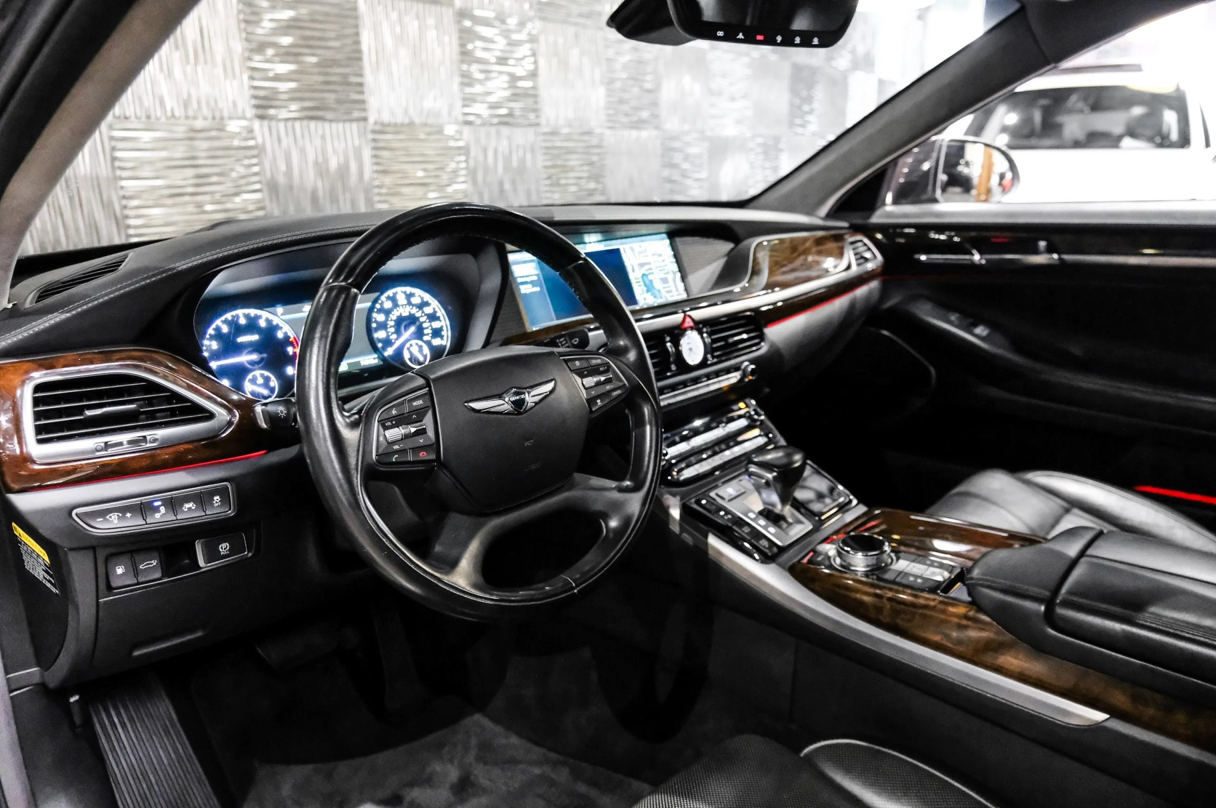 Used 2018 Genesis G90 3.3T Premium AWD/4WD image 3