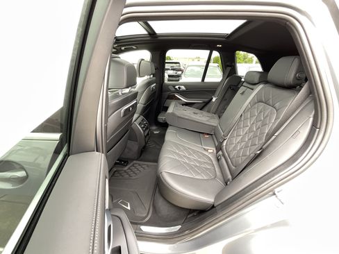 Used 2024 BMW X5 xDrive40i w/ Premium Package AWD/4WD image 28