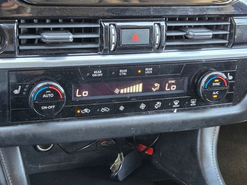 Used 2022 Nissan Pathfinder SV FWD image 27