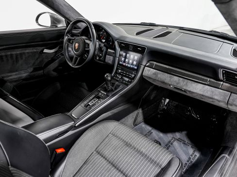 Used 2018 Porsche 911 Carrera T RWD image 32
