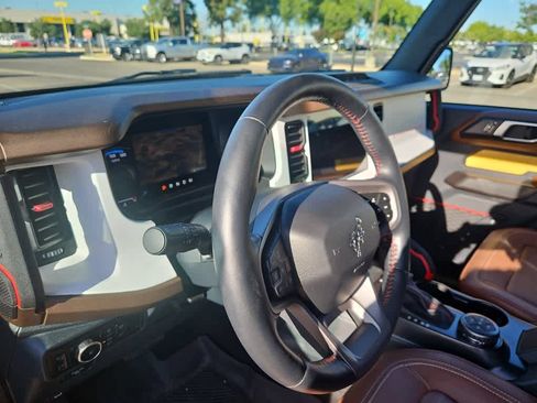 Used 2024 Ford Bronco Heritage Edition AWD/4WD image 2