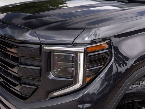 Used 2024 GMC Sierra 1500 Elevation RWD image 3