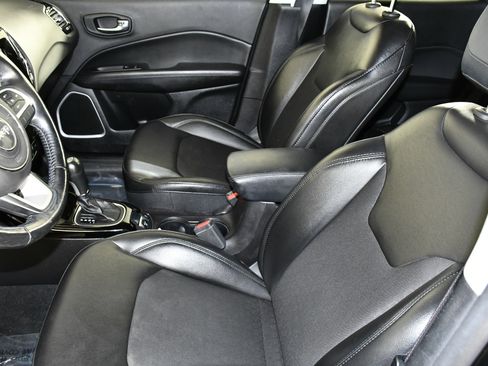 Used 2020 Jeep Compass Latitude image 38