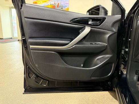 Used 2023 Mitsubishi Eclipse Cross SE image 25