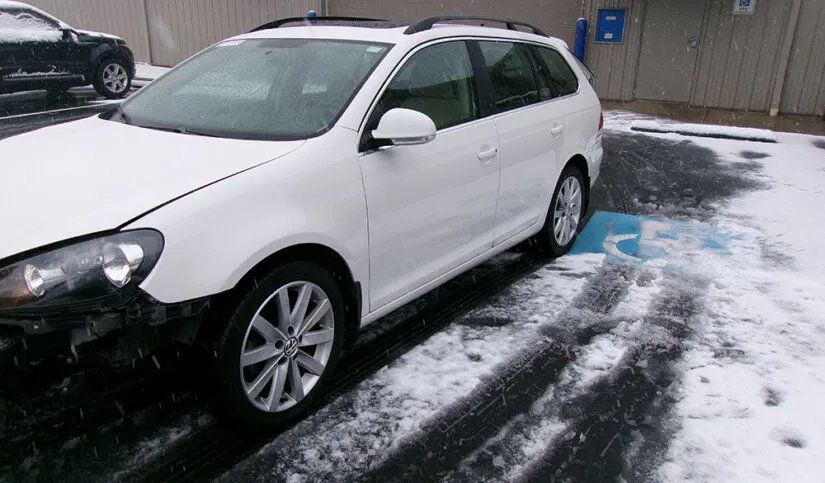 Used 2014 Volkswagen Jetta SportWagen FWD image 1