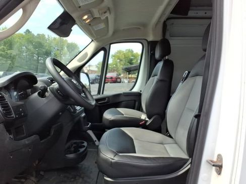 Used 2025 RAM ProMaster 2500 w/ Convenience Group FWD image 4