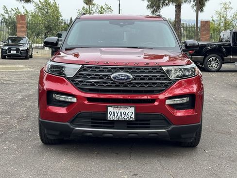 Used 2022 Ford Explorer XLT w/ Equipment Group 202A RWD image 2