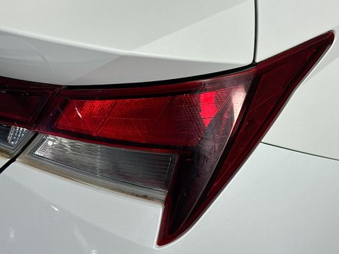 Used 2021 Hyundai Elantra SEL image 33