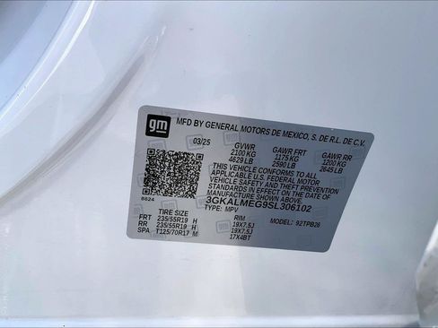 Used 2025 GMC Terrain Elevation w/ Elevation Premium Package FWD image 31