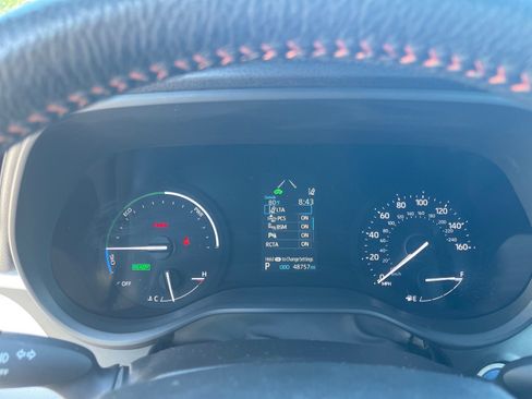 Used 2023 Toyota Sienna XSE AWD/4WD image 5