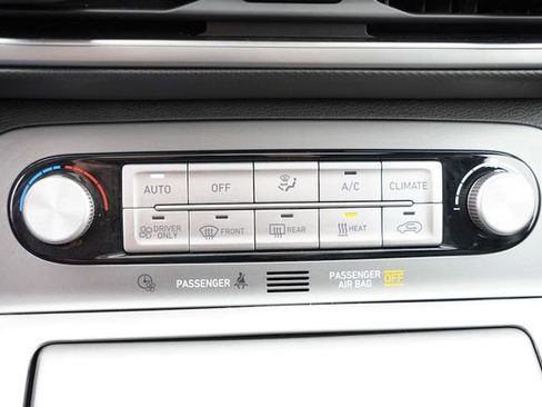 Used 2023 Hyundai Kona Limited image 26