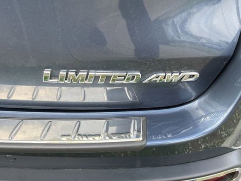 Used 2019 Toyota Highlander Limited image 3