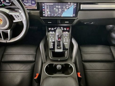 Certified 2023 Porsche Cayenne Platinum Edition AWD/4WD image 32