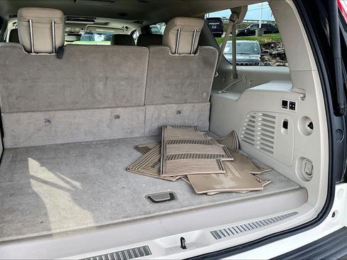 Used 2015 Cadillac Escalade ESV Premium AWD/4WD image 4