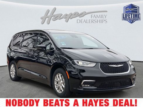 New 2026 Chrysler Pacifica Select image 1