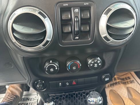 Used 2015 Jeep Wrangler Unlimited Sport image 26