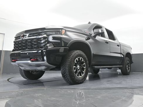 Used 2025 Chevrolet Silverado 1500 ZR2 w/ Technology Package AWD/4WD image 67
