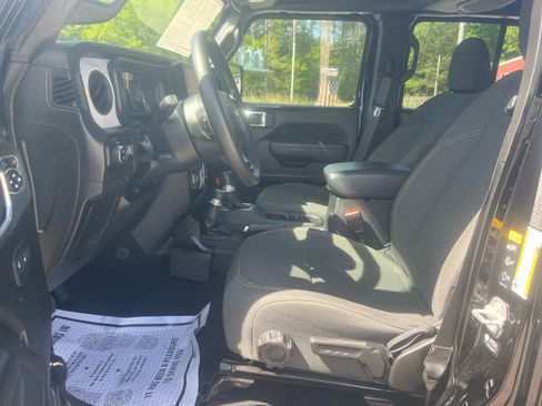Used 2024 Jeep Gladiator Sport image 28