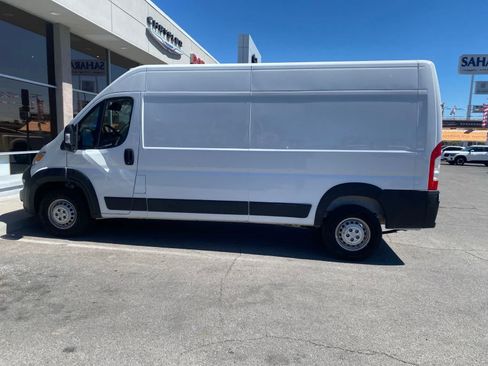 Used 2025 RAM ProMaster 2500 FWD image 9