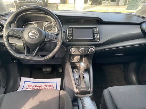 Used 2023 Nissan Kicks S FWD image 9