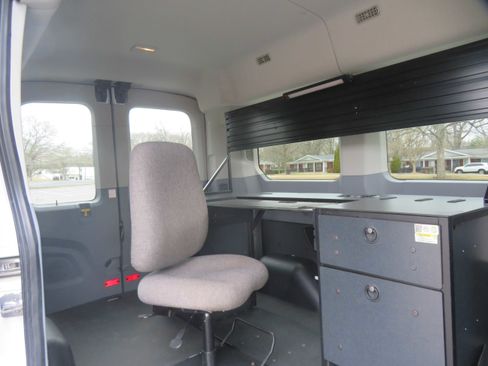 Used 2019 Ford Transit 150 XLT image 34