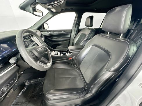 Used 2023 Jeep Grand Cherokee L Laredo image 20