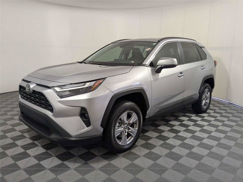 Used 2025 Toyota RAV4 XLE FWD image 2