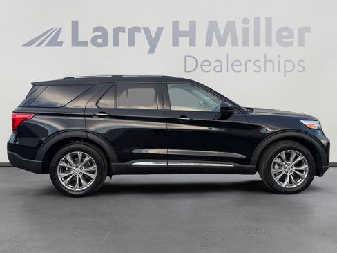 Used 2023 Ford Explorer Limited AWD/4WD image 6