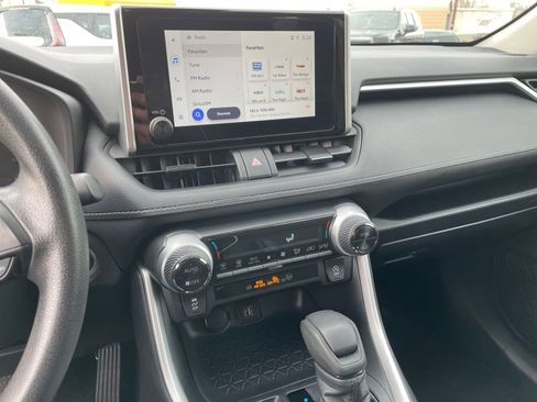 Used 2025 Toyota RAV4 XLE w/ Convenience Package image 17