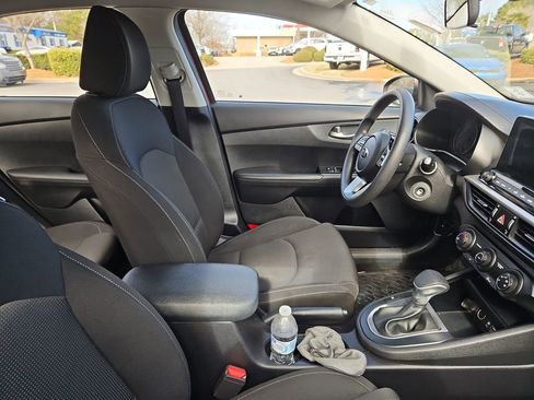 Used 2020 Kia Forte LXS image 9