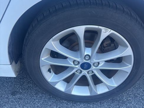 Used 2019 Ford Fusion SEL image 14