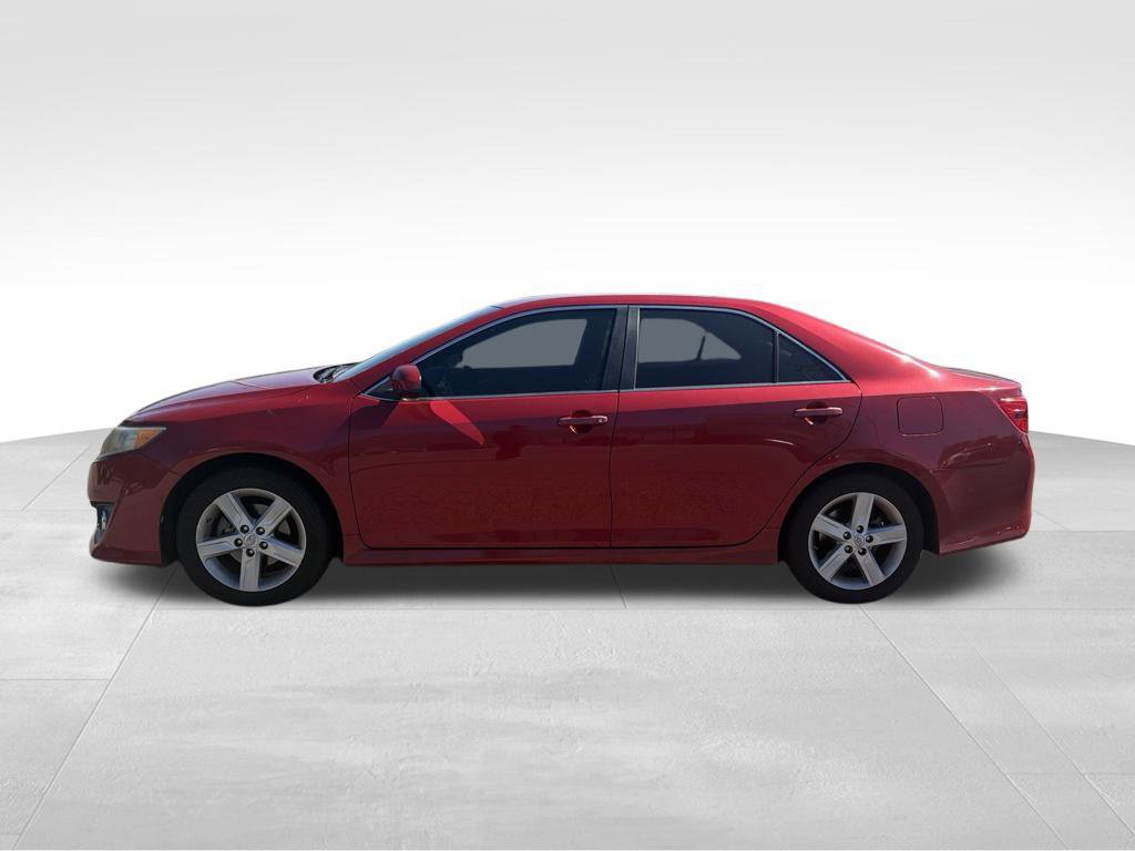 Used 2014 Toyota Camry SE FWD image 31
