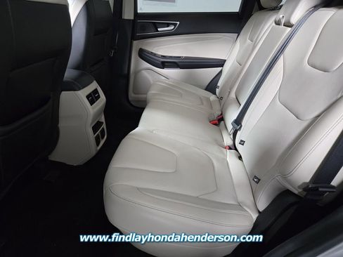 Used 2019 Ford Edge Titanium image 11