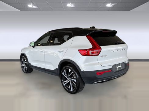 Used 2020 Volvo XC40 T5 R-Design w/ Protection Package Premier AWD/4WD image 3