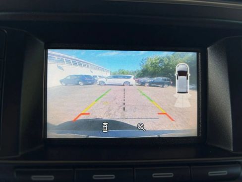 Used 2017 Ford Explorer XLT AWD/4WD image 34