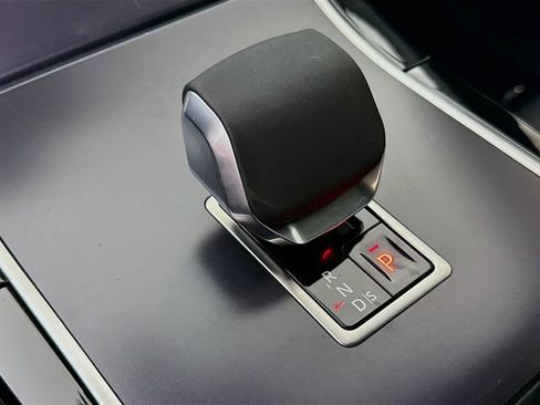 Used 2026 Land Rover Range Rover Velar Dynamic SE AWD/4WD image 19