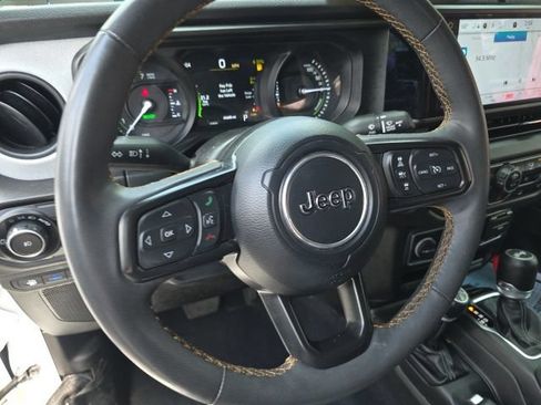 Used 2024 Jeep Wrangler Unlimited w/ Convenience Group AWD/4WD image 14