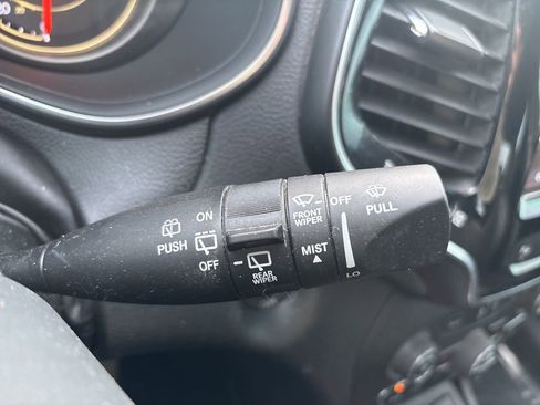 Used 2022 Jeep Cherokee Limited w/ Sun & Sound Group image 23