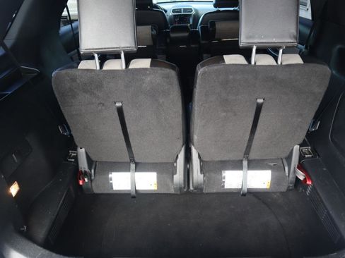 Used 2017 Ford Explorer XLT w/ Equipment Group 202A image 54