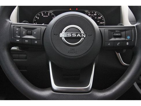 Certified 2024 Nissan Rogue SV FWD image 17