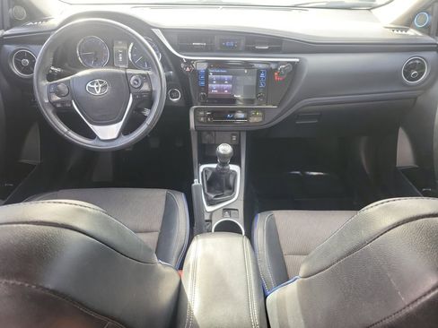 Used 2018 Toyota Corolla SE image 11