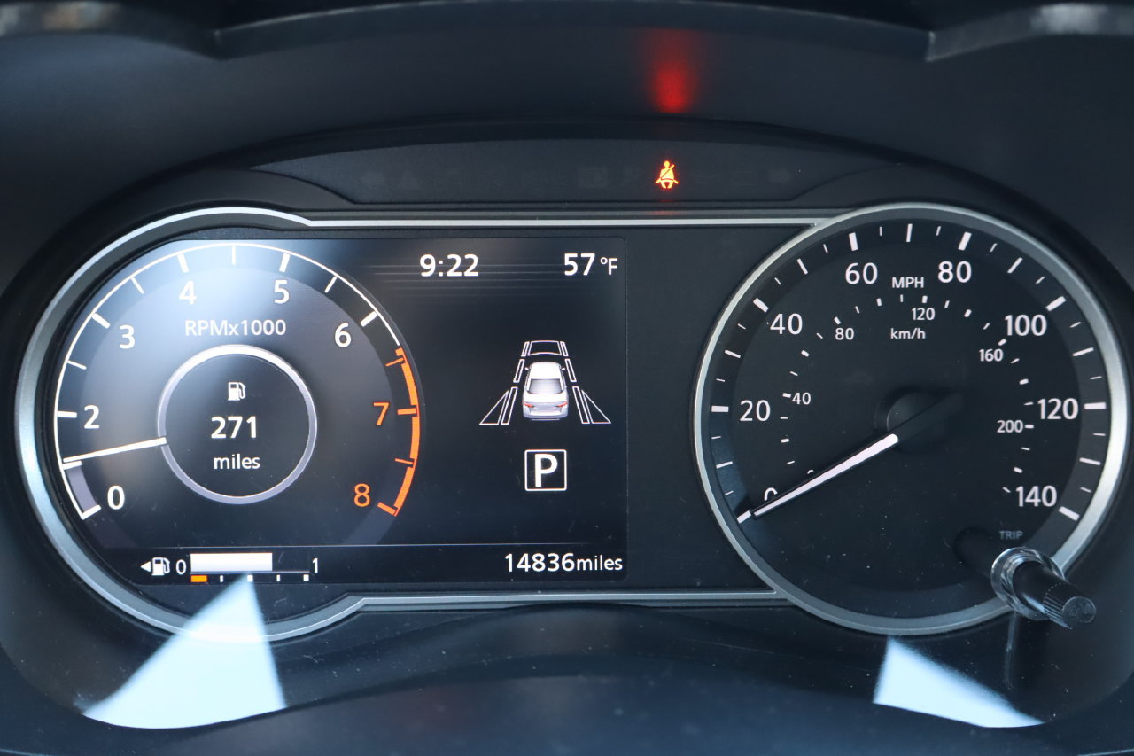 Used 2024 Nissan Versa SR w/ Trunk Package FWD image 9