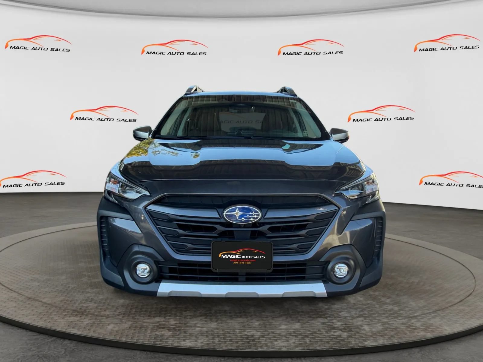 Used 2023 Subaru Outback Touring AWD/4WD image 3