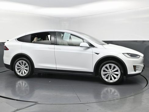 Used 2021 Tesla Model X Long Range image 5